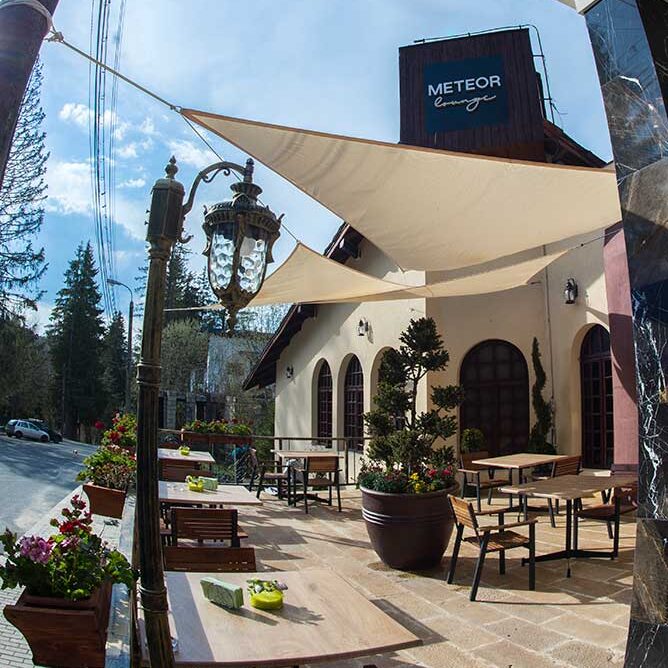 Meteor Lounge - Voila Inn Predeal