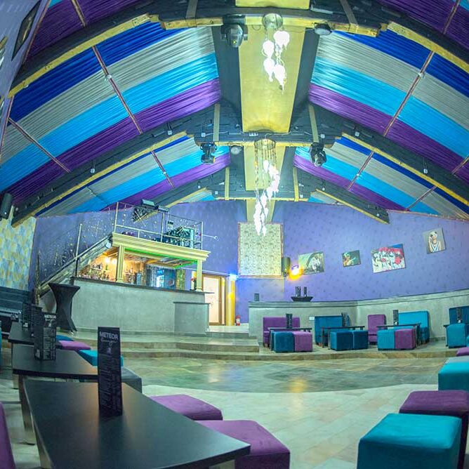 Meteor Lounge - Voila Inn Predeal